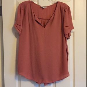 DR2 pleated sleeve split neck blouse